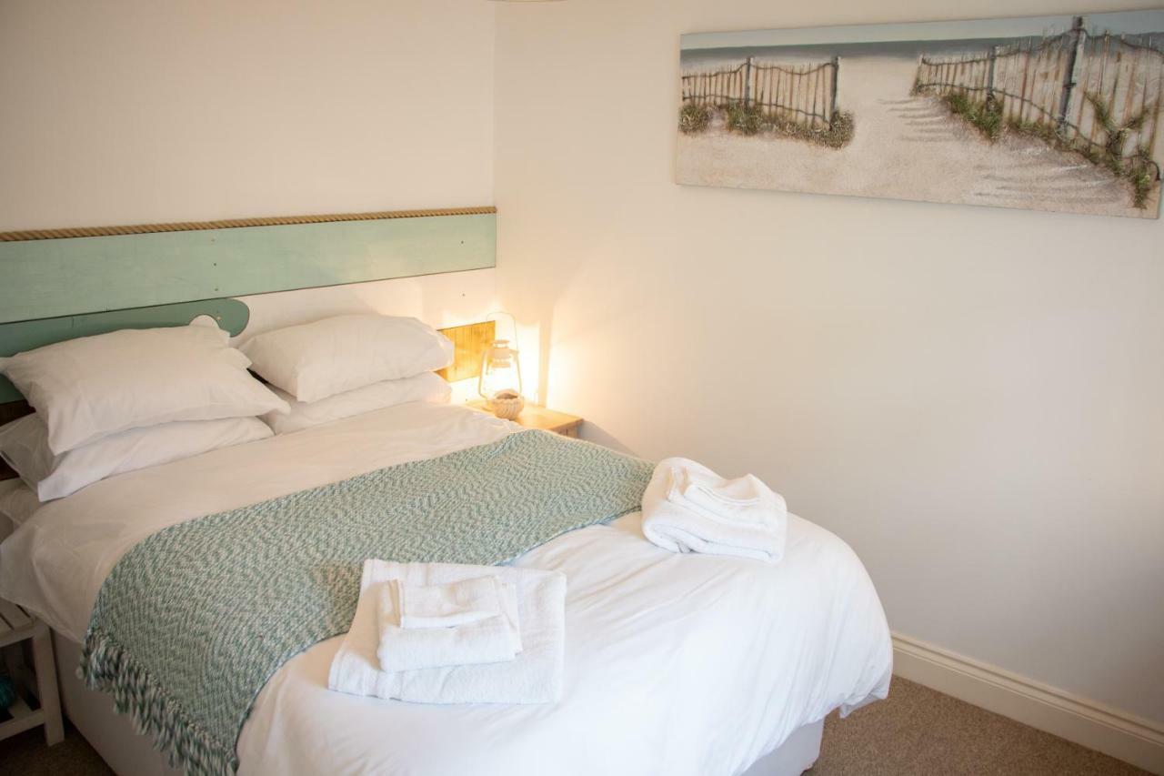 The Beach House Holiday Apartments Eastbourne Exterior photo